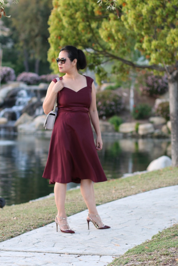 How to style a burgundy dress in the spring