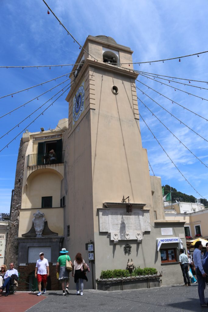 the piazzetta in Capri